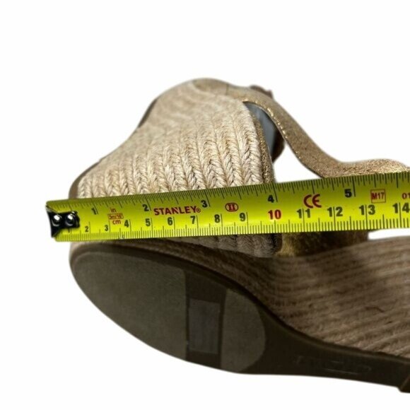 Report Gold Slingback Wedge Sandals With Floral Accents & Glitter Finish Size 8 - Picture 7 of 9